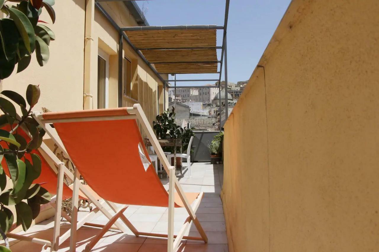 Appartamento Con Terrazza Panoramica In Marina. Cagliari Exterior photo