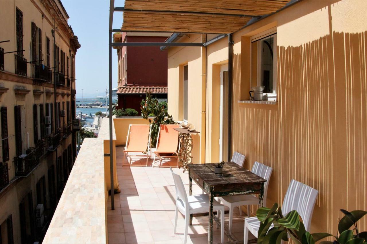 Appartamento Con Terrazza Panoramica In Marina. Cagliari Exterior photo