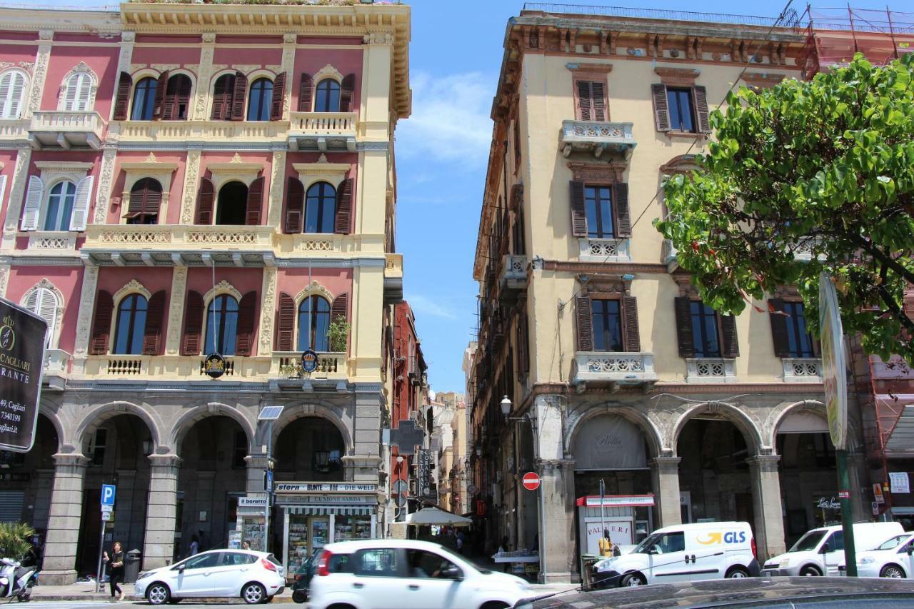Appartamento Con Terrazza Panoramica In Marina. Cagliari Exterior photo